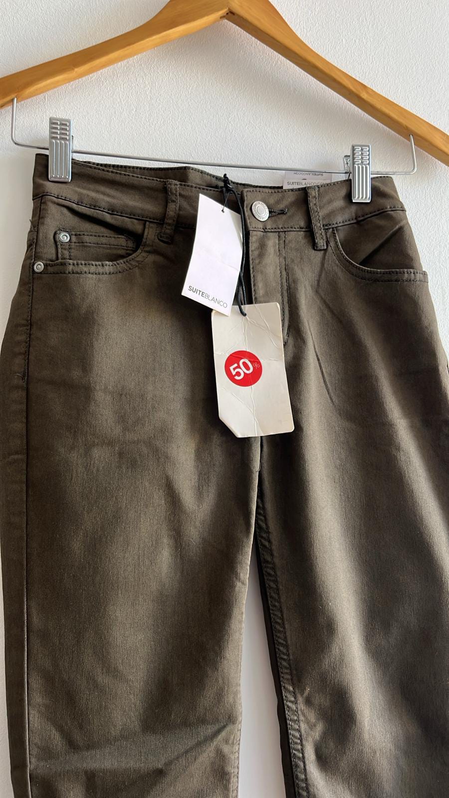 Pantalones Tejanos Slim Fit con Rasgados – Talla EU 34