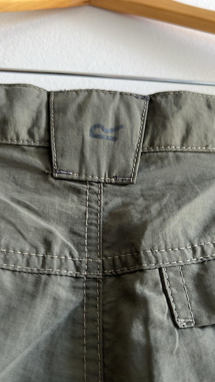 Pantalón Corto Regatta Outdoor Verde Oliva – Talla EUR 44
